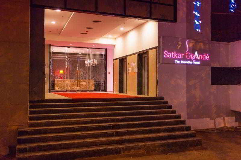 Hotel Satkar Grande Thane Exterior photo